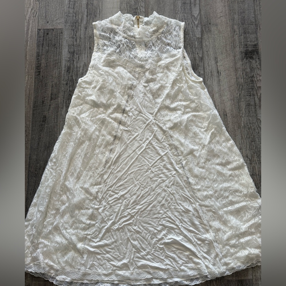 POL Cream Lace Jersey Dress New Size Small